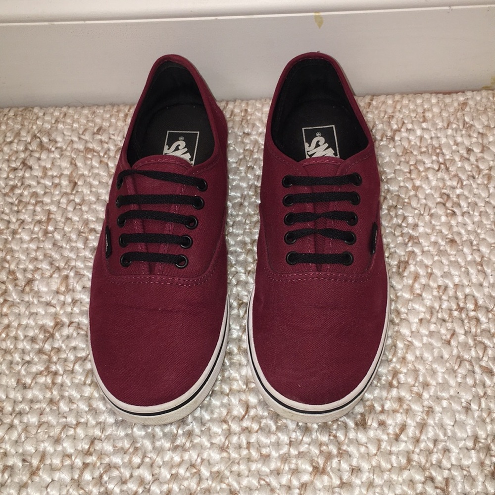 Vans Authentic Lo Pro Skate Shoe (maroon, 8.5)